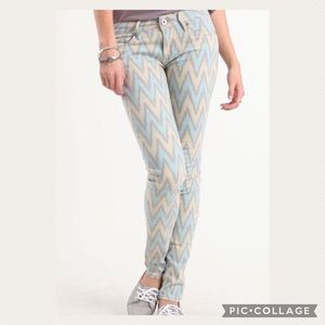 ☀️☀️☀️ 4/$20 PacSun Bullhead skinniest jeans!